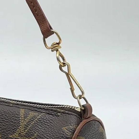 Louis Vuitton Papillon Pouch - Picture 5 of 5